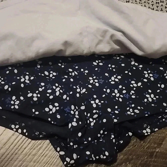 TOMMY HILFIGER 4PC BOYSHORTS SIZE L - Picture 3 of 5